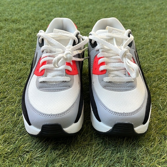 Nike Air Max 90 LV8 - Picture 2 of 5